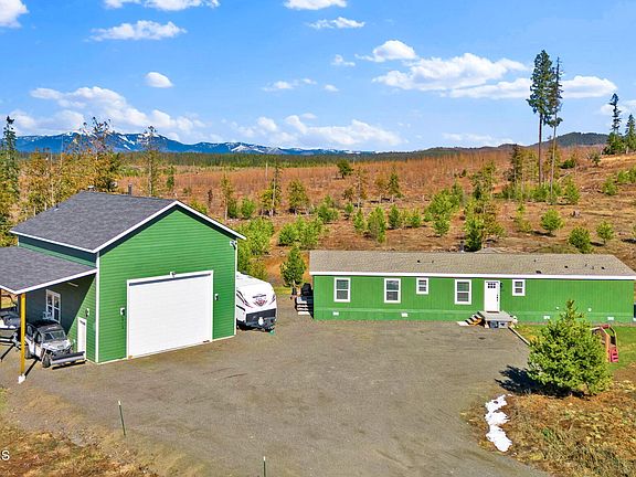 2nd image of 1713 Bugle Point Rd