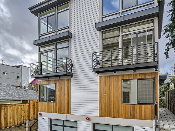 2nd image of 3959 1st Avenue NE #B