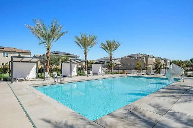 3 bed, 1651 sqft, $2,500 — Photo 3