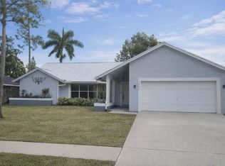 1262 Primrose Ln, Wellington, FL 33414