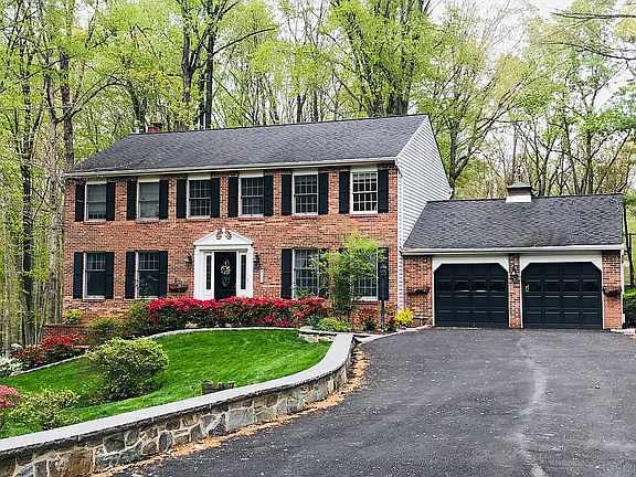 3rd image of 8120 Erika Dr