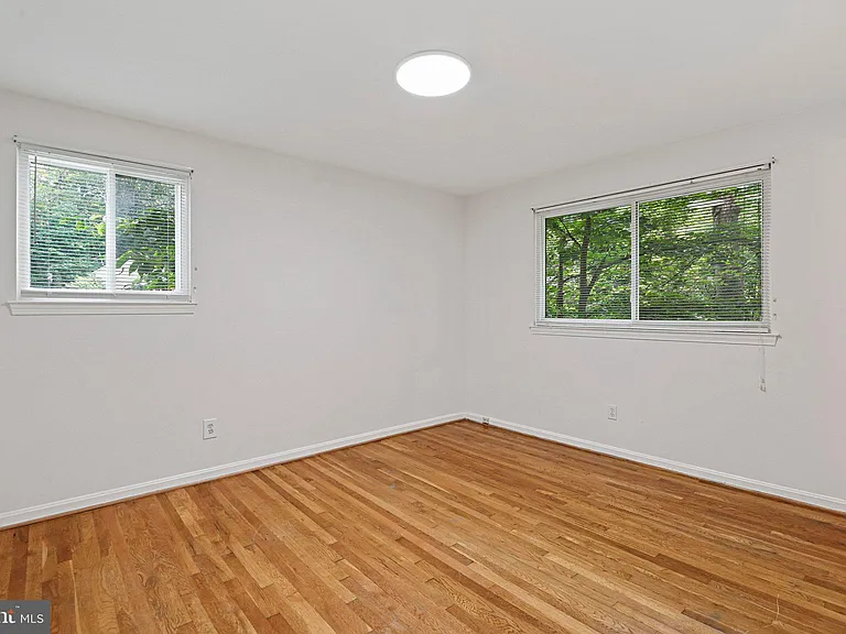 8701 Parliament Dr — Photo 18