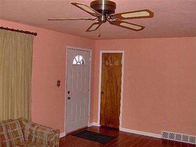 4th image of 1420 Jordan Ave