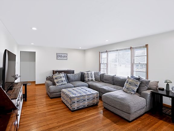 3rd image of 2209 S Miller Ave