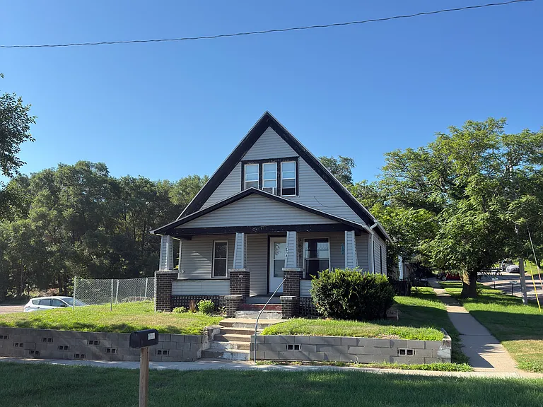 2604 Leech Ave — Photo 9