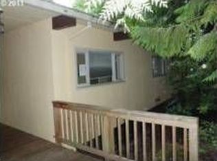 7460 SW Canyon Rd, Portland, OR 97225