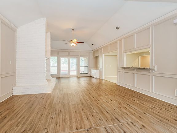 3rd image of 18 Laguna Rd