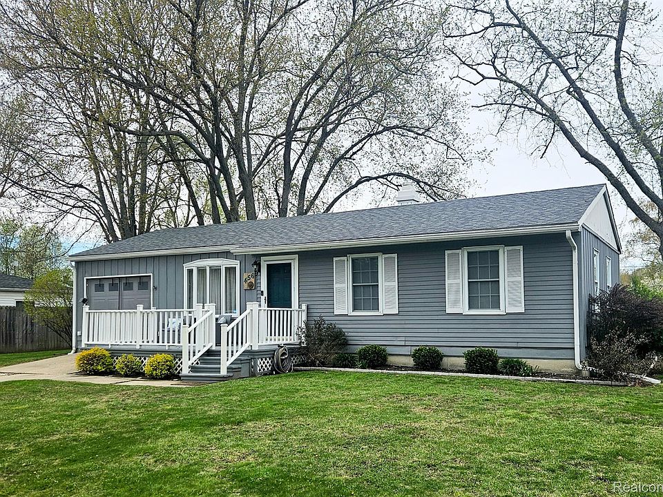 1st image of 456 Cardinal Dr