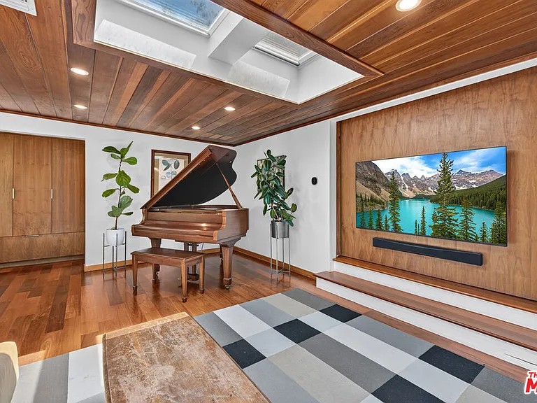 1738 Topanga Skyline Dr — Photo 13