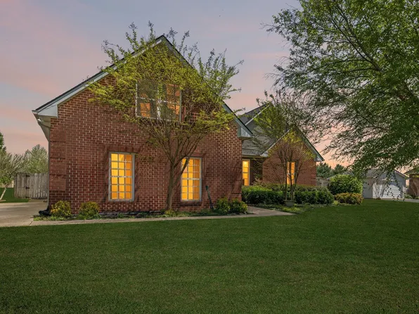 1000 Roland Ct, Cottontown, TN 37048