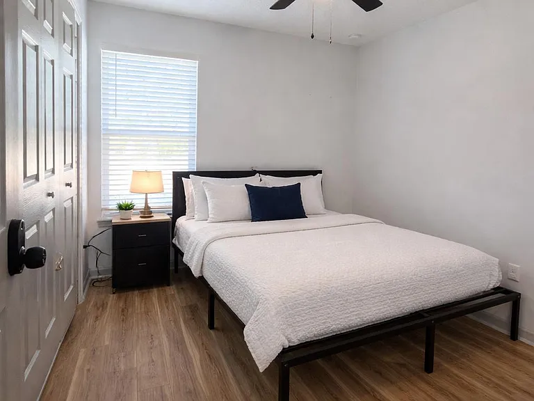 Room #2 Single Occupancy - Bedding is virtually staged.
