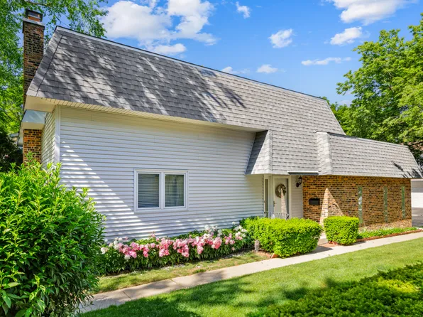 223 Pin Oak Dr Unit 223, Wilmette, IL 60091
