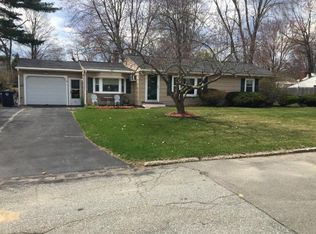 9 Carroll St, Nashua, NH 03063