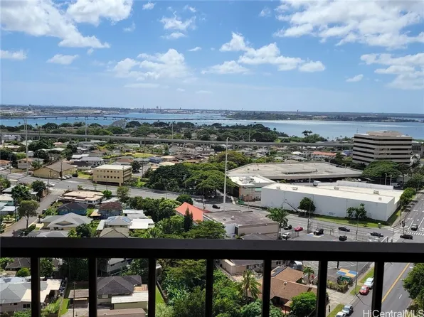 98-501 Koauka Loop APT A1608, Aiea, HI 96701