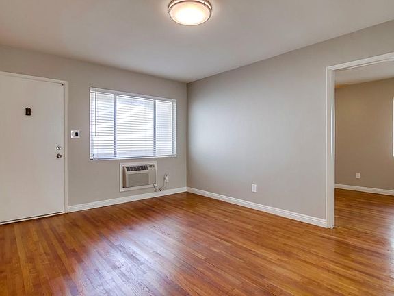 5th image of 152 Garrett Ave APT 22