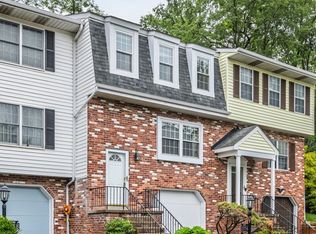 1356 Quail Run Cir, Bethel Park, PA