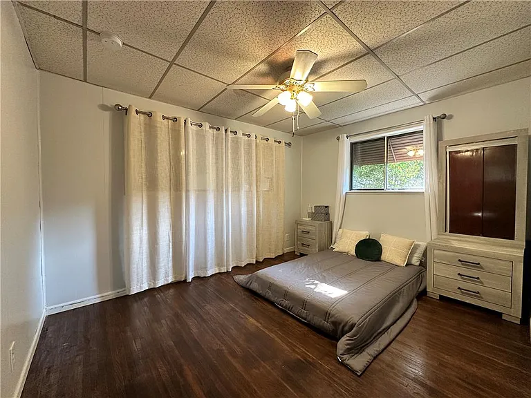 1515 Livingston St — Photo 15