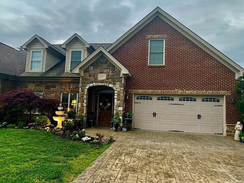 1st image of 316 NW Lochmere Greene Dr