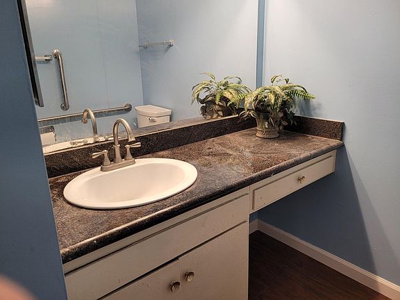 3rd image of 1586 Albatross Dr APT 2