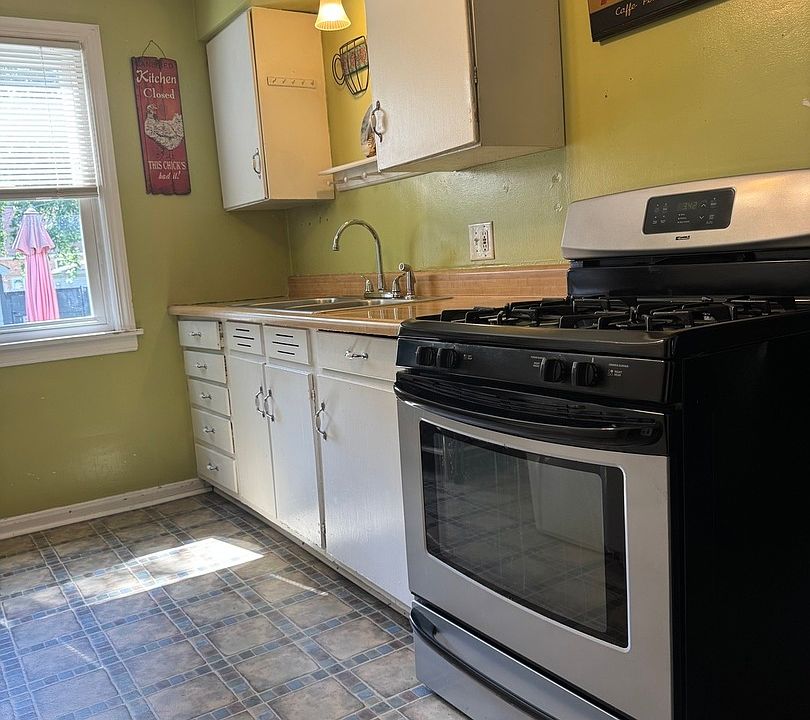 2nd image of 18032 Commercial Ave