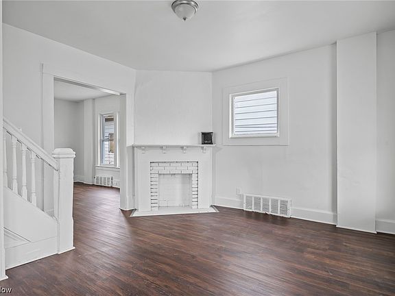5th image of 2070 W 105th St