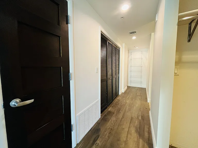 215 E McKinley St #402 — Photo 14