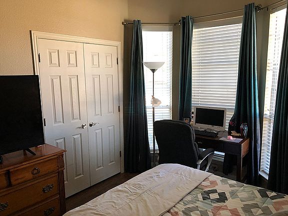 2nd image of 4115 Coachman Ln