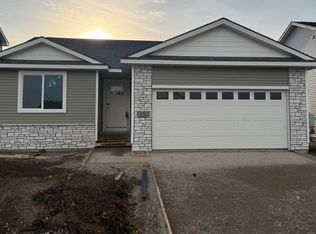 550 NW Rockwood Ln, Grimes, IA 50111
