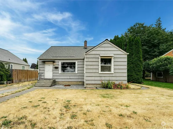 811 4th Street SE, Puyallup, WA 98372