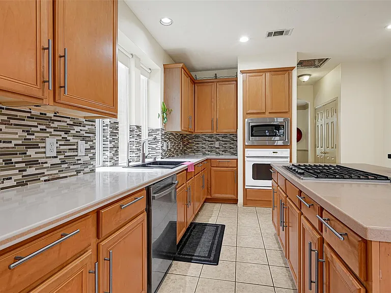 13911 Blue Vista Dr — Photo 10