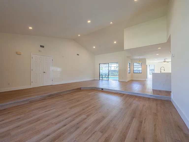 22352 Martella Ave — Photo 21