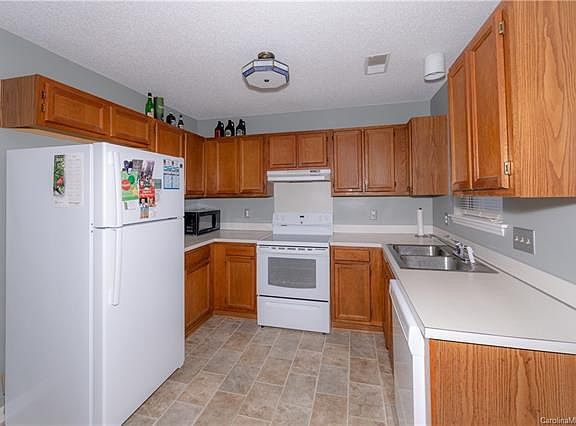 4th image of 8904 Chesham Dr