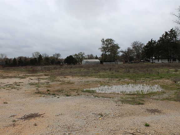 3rd image of 2320 Post Oak Rd