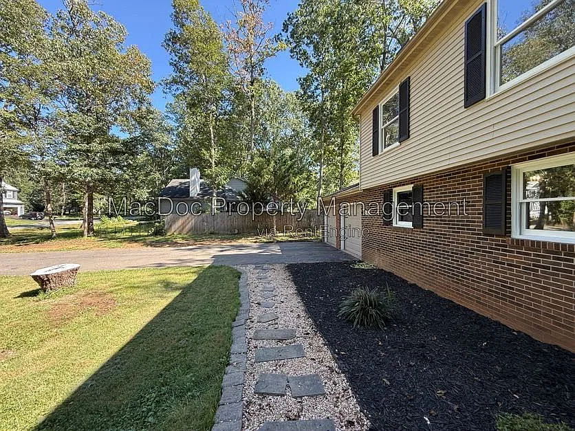 4 bed, 3.0 bath, 1138 sqft, $2,745 — Photo 4