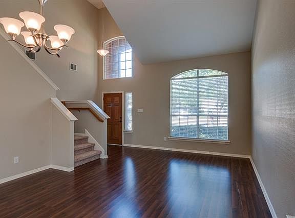 3rd image of 1446 Sycamore Dr