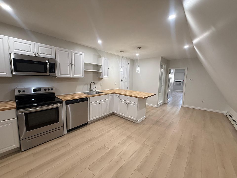 1st image of 1544 Main St #1