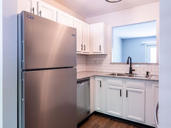 3rd image of 1352 S Talbott St #1360