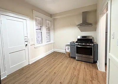 2 bed, 9999 sqft, $3,650 — Photo 4