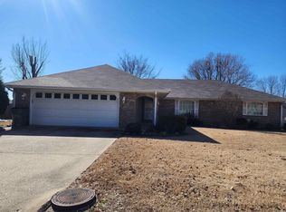 1112 Robinwood St, Paragould, AR 72450