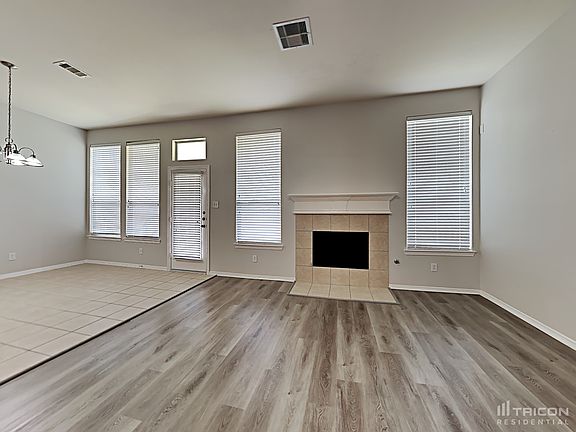 3rd image of 6806 Durango Creek Dr