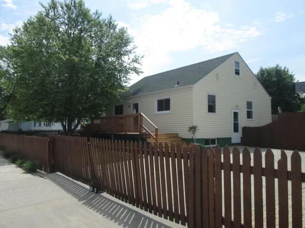 1507 Murray Ave, Carter Lake, IA 51510