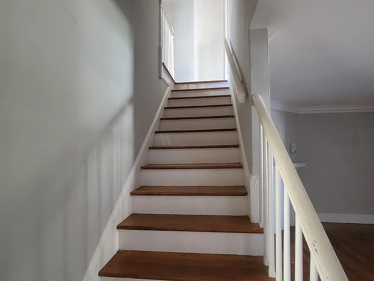 814 Lamar Ave — Photo 6