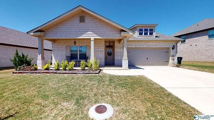 142 Holly Fern Dr — Photo 1
