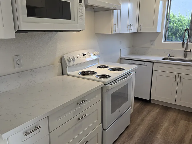 7847 Camino Noguera — Photo 4