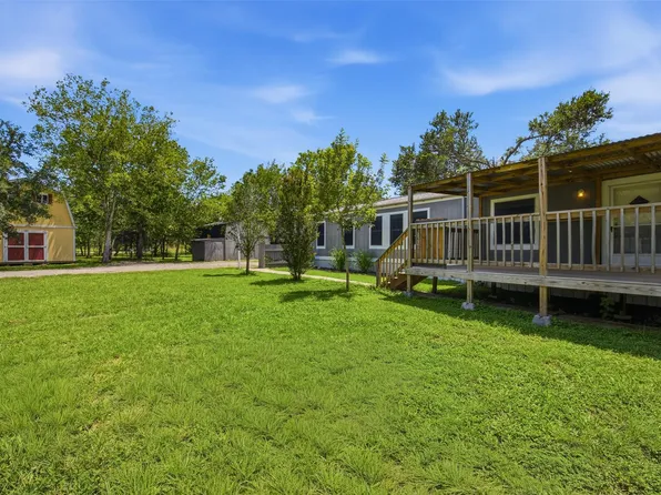 135 Side Saddle Dr, Cedar Creek, TX 78612
