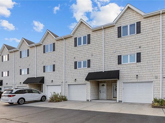 2nd image of 3220 Shore Dr