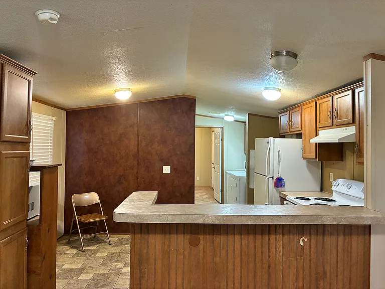 1022 S Roosevelt Rd S — Photo 4