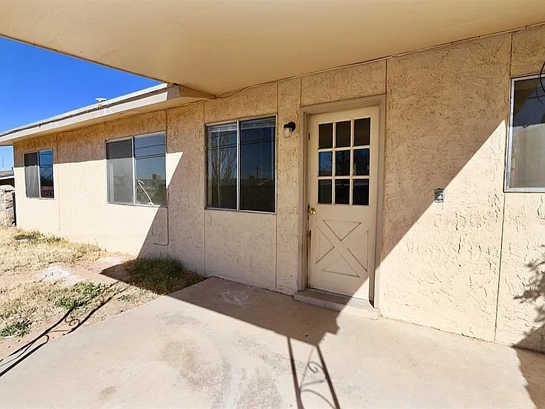 6925 Escondido Dr #B — Photo 27