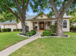 408 W Creek St, Fredericksburg, TX 78624
