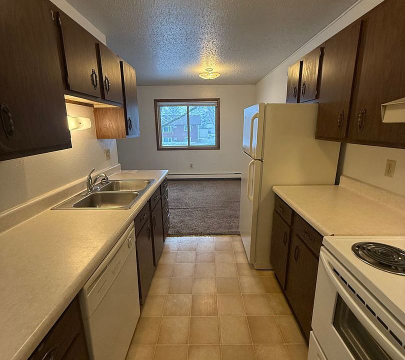 1st image of 1416 10th Ave NE #10